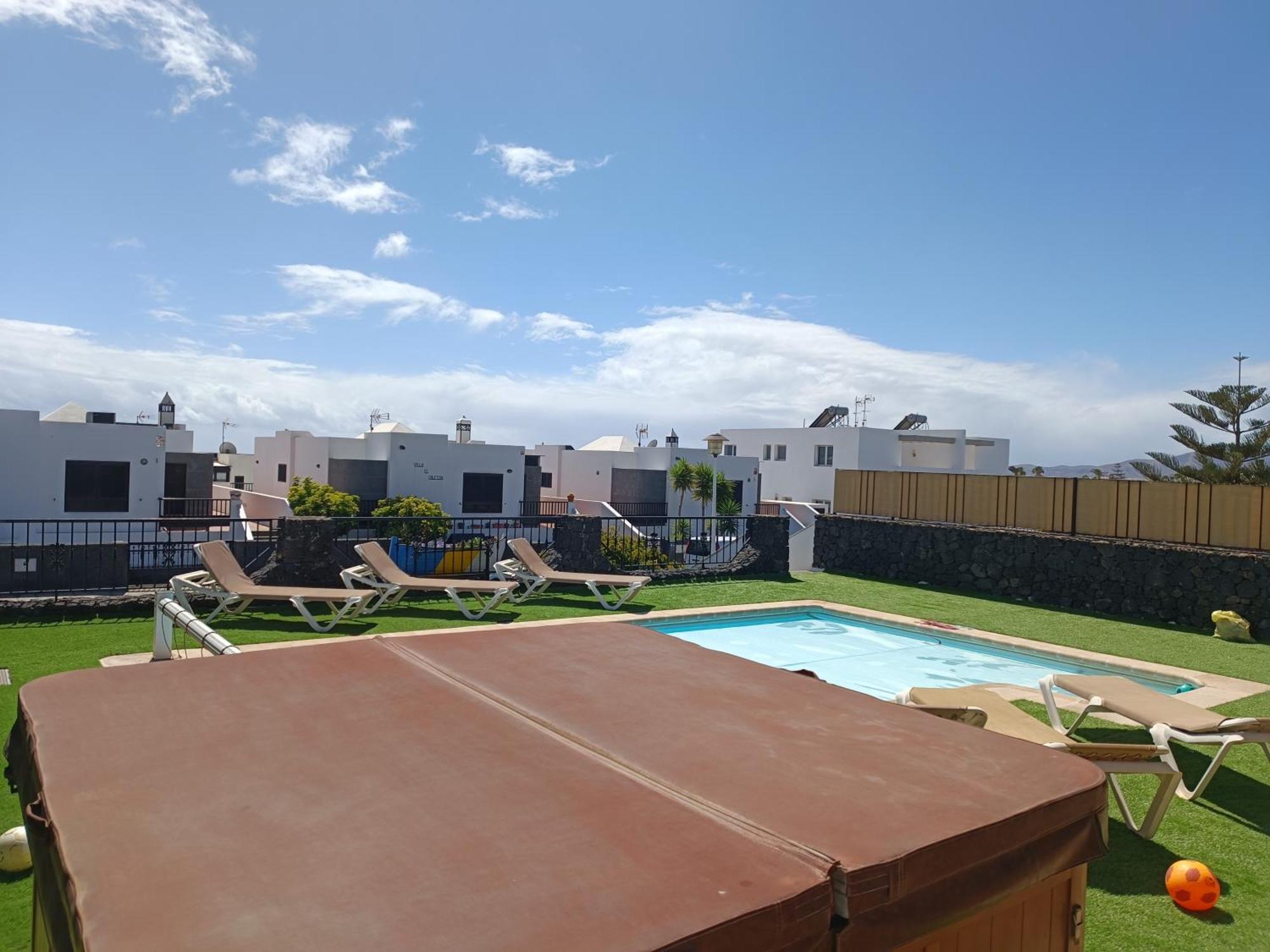 Villa Juanita, Puerto Del Carmen, Lanzarote 蒂亚斯 外观 照片