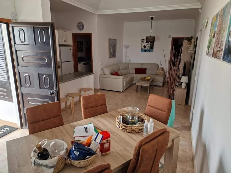 Villa Juanita, Puerto Del Carmen, Lanzarote 蒂亚斯 外观 照片